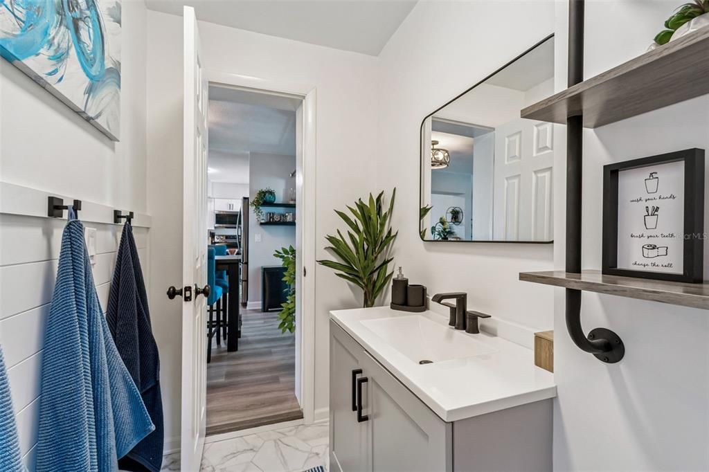 For Sale: $385,000 (2 beds, 2 baths, 1182 Square Feet)