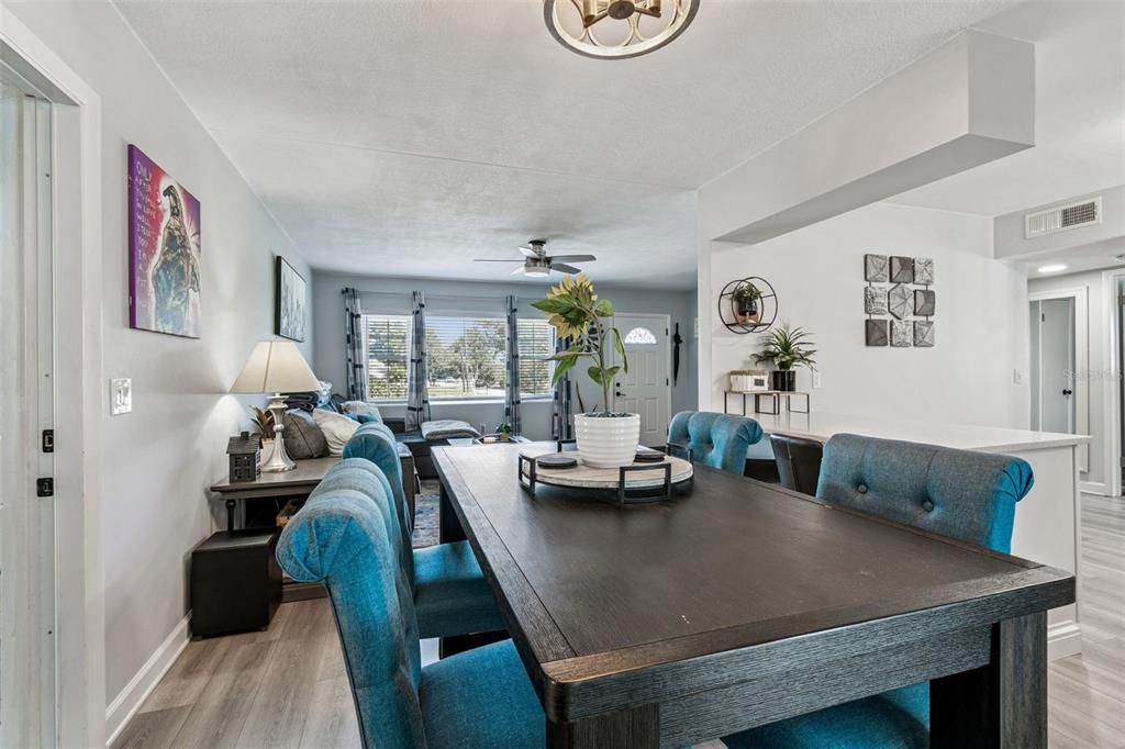 For Sale: $385,000 (2 beds, 2 baths, 1182 Square Feet)