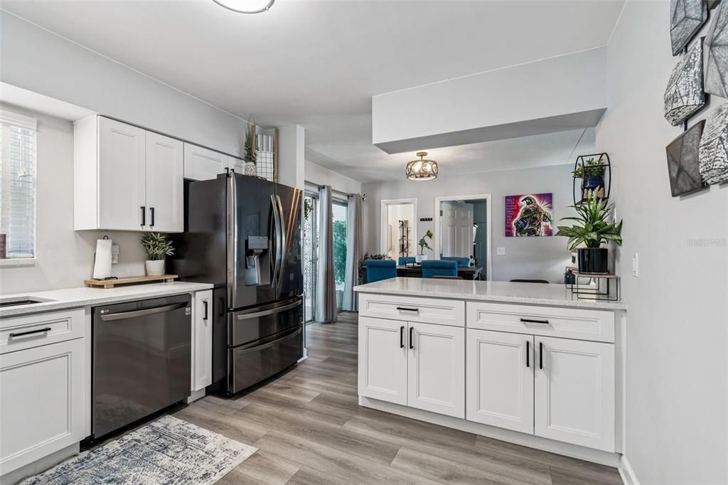 For Sale: $385,000 (2 beds, 2 baths, 1182 Square Feet)