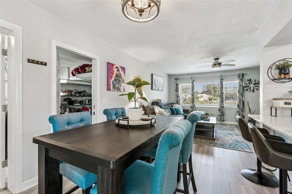 For Sale: $385,000 (2 beds, 2 baths, 1182 Square Feet)