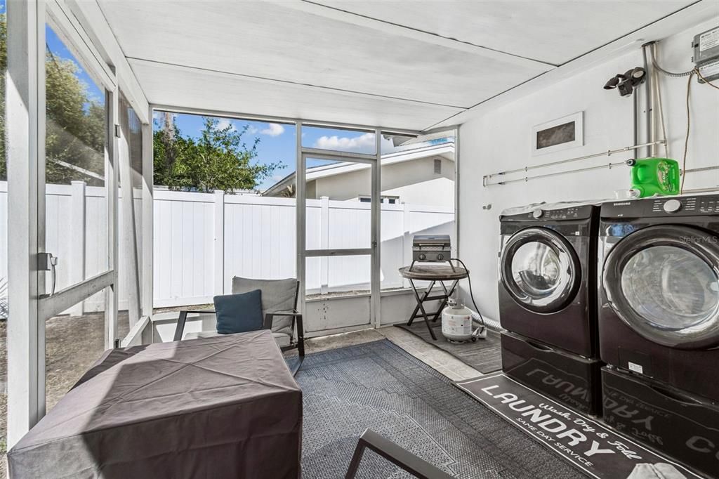 For Sale: $385,000 (2 beds, 2 baths, 1182 Square Feet)