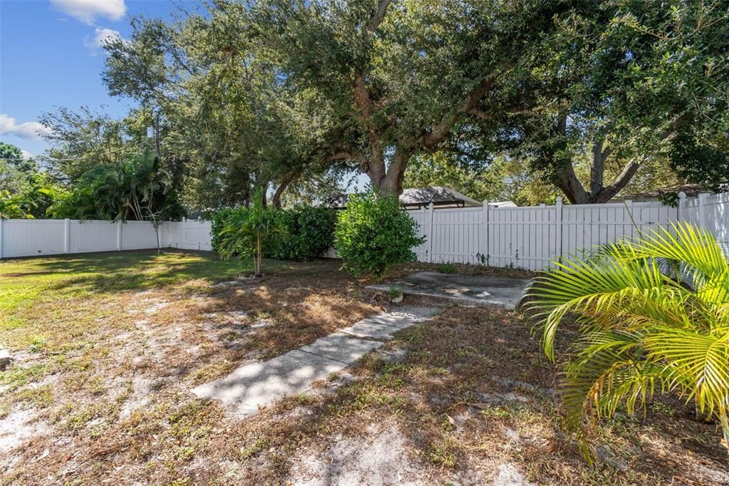 For Sale: $385,000 (2 beds, 2 baths, 1182 Square Feet)