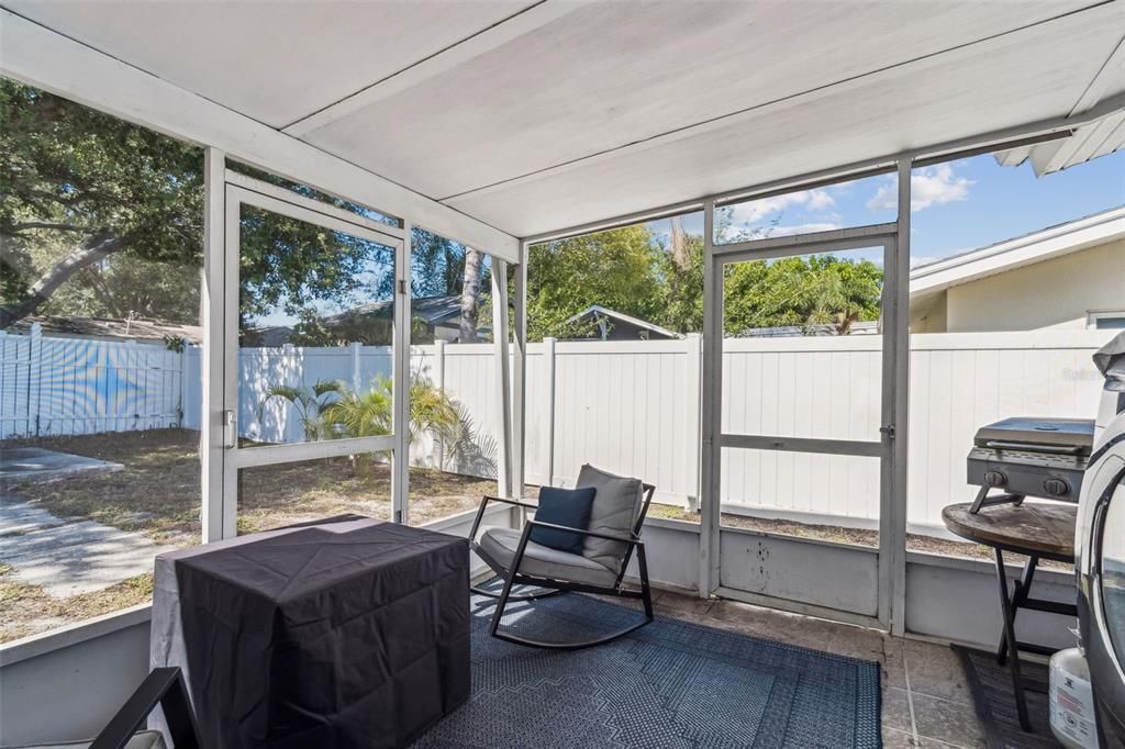 For Sale: $385,000 (2 beds, 2 baths, 1182 Square Feet)