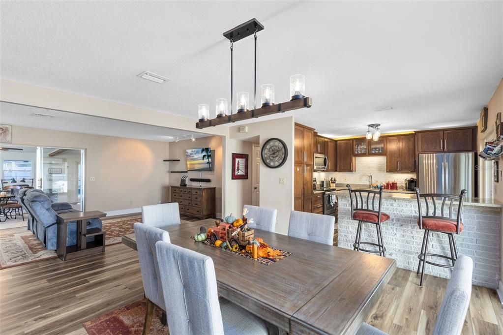 Active With Contract: $474,900 (4 beds, 2 baths, 2800 Square Feet)