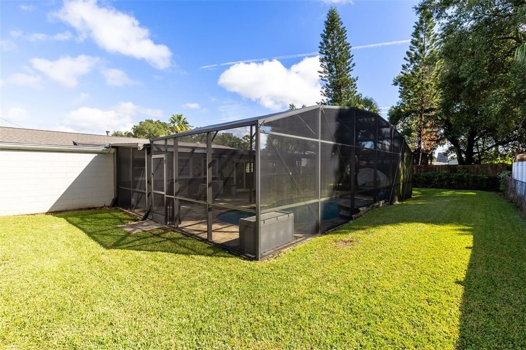 Active With Contract: $474,900 (4 beds, 2 baths, 2800 Square Feet)