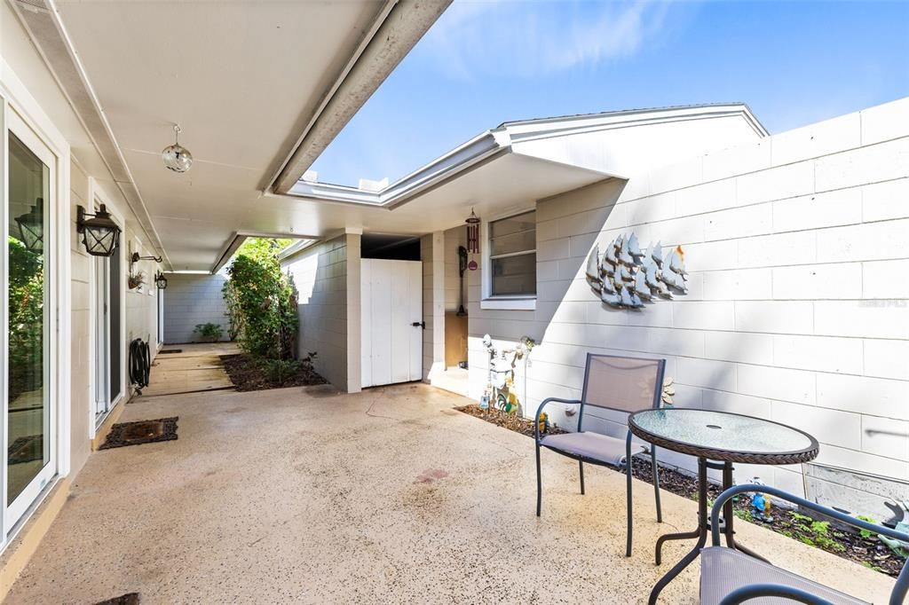 Active With Contract: $474,900 (4 beds, 2 baths, 2800 Square Feet)