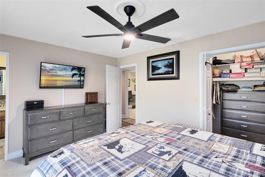 Active With Contract: $474,900 (4 beds, 2 baths, 2800 Square Feet)