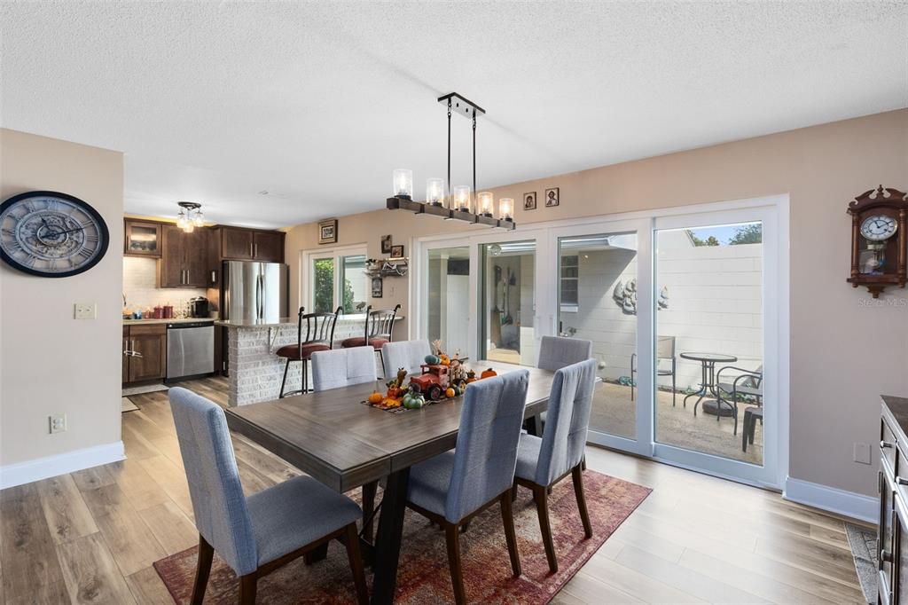 Active With Contract: $474,900 (4 beds, 2 baths, 2800 Square Feet)