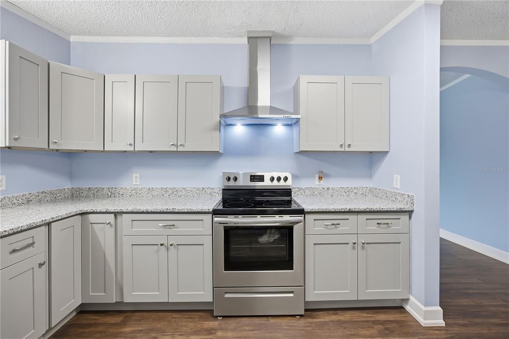 For Sale: $184,999 (2 beds, 2 baths, 1200 Square Feet)