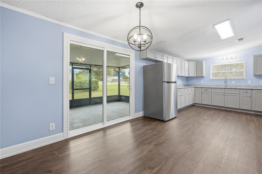 For Sale: $184,999 (2 beds, 2 baths, 1200 Square Feet)