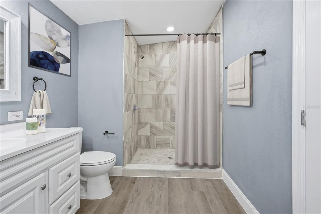 For Sale: $184,999 (2 beds, 2 baths, 1200 Square Feet)