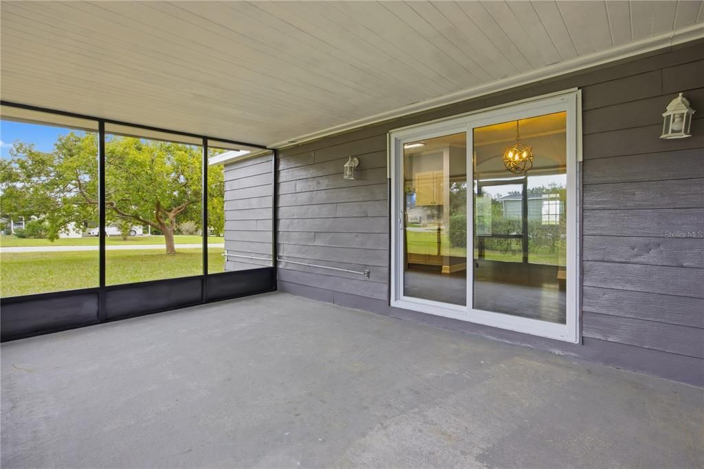 For Sale: $184,999 (2 beds, 2 baths, 1200 Square Feet)