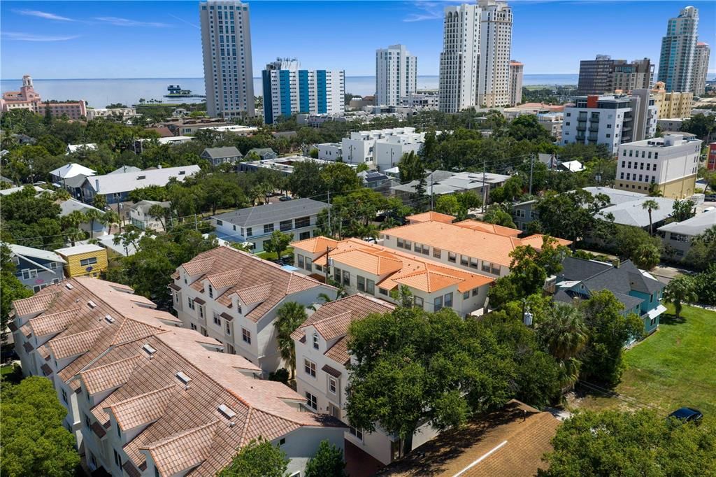 For Sale: $885,000 (3 beds, 3 baths, 2167 Square Feet)