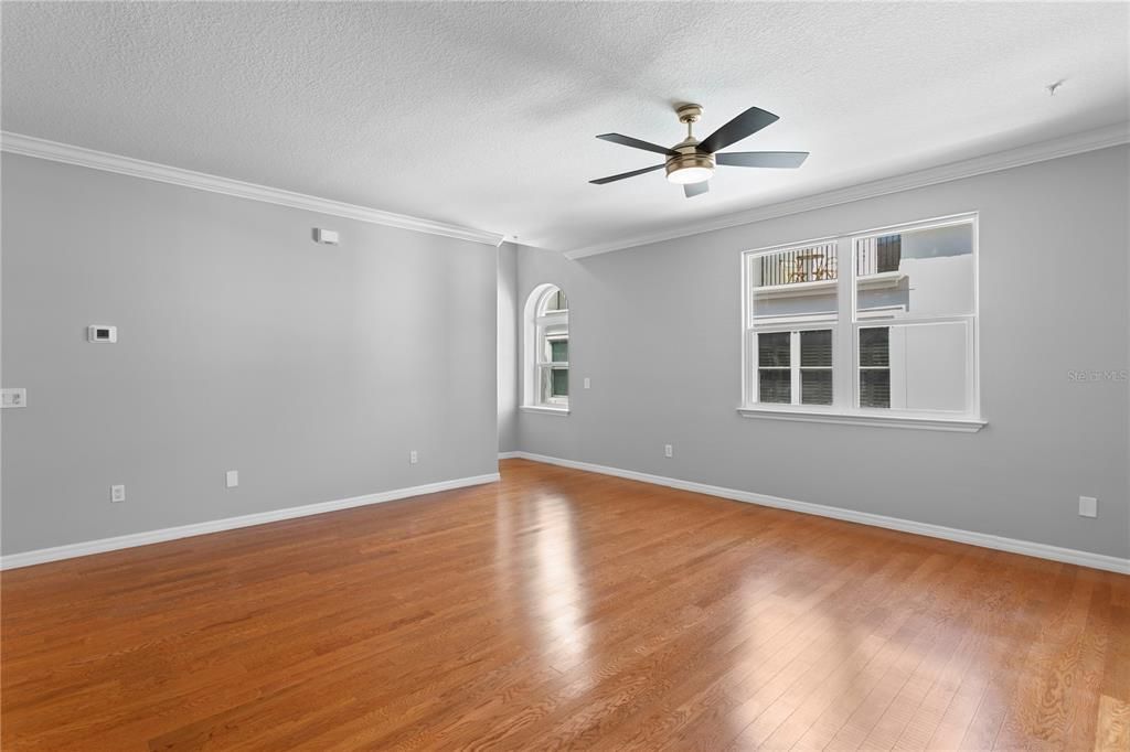 For Sale: $885,000 (3 beds, 3 baths, 2167 Square Feet)