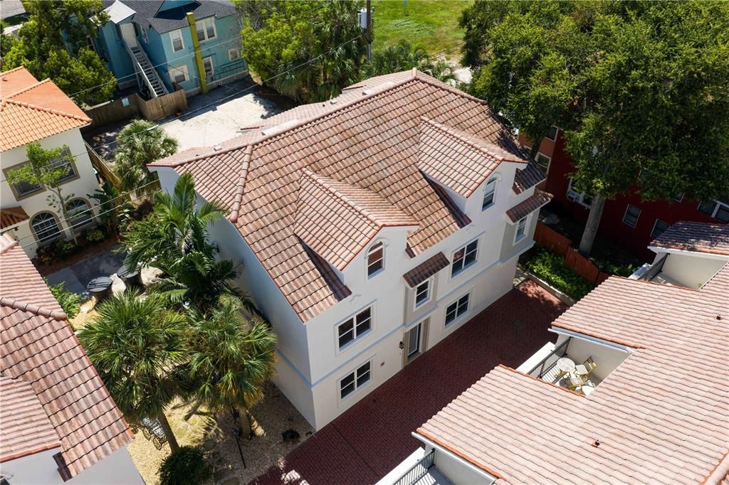 For Sale: $885,000 (3 beds, 3 baths, 2167 Square Feet)