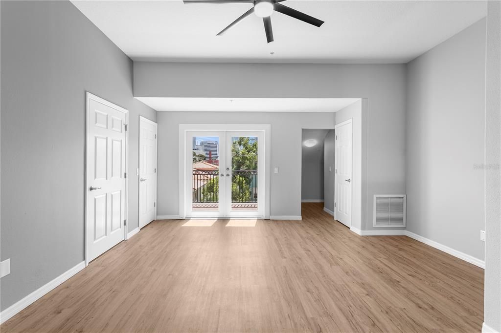 For Sale: $885,000 (3 beds, 3 baths, 2167 Square Feet)