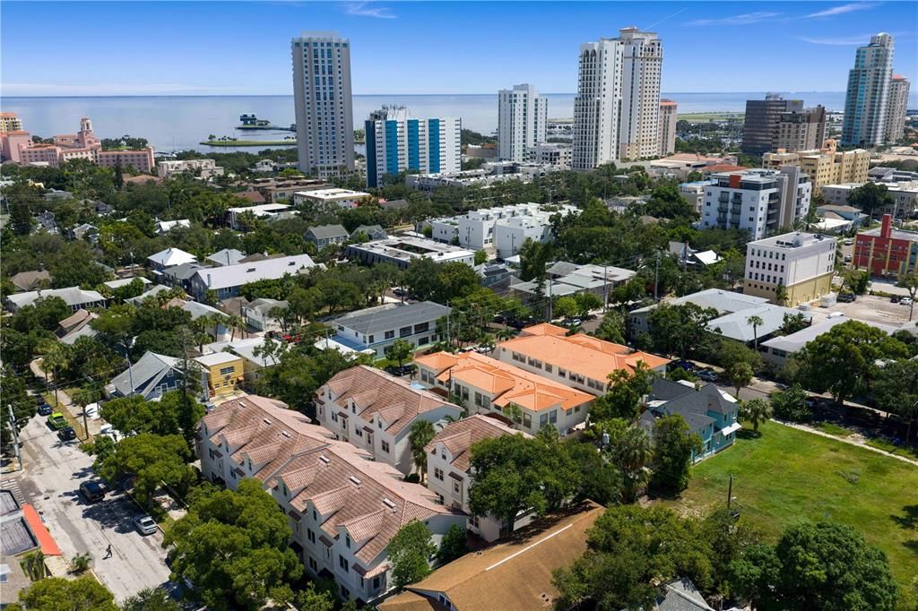 For Sale: $885,000 (3 beds, 3 baths, 2167 Square Feet)