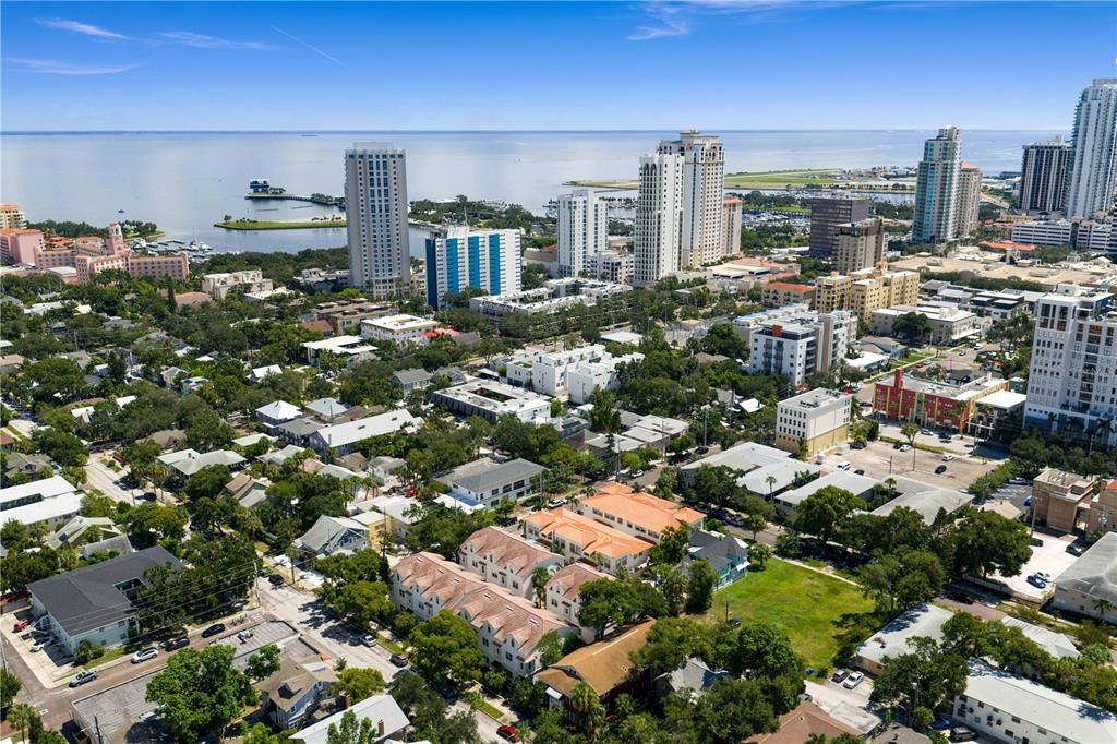 For Sale: $885,000 (3 beds, 3 baths, 2167 Square Feet)