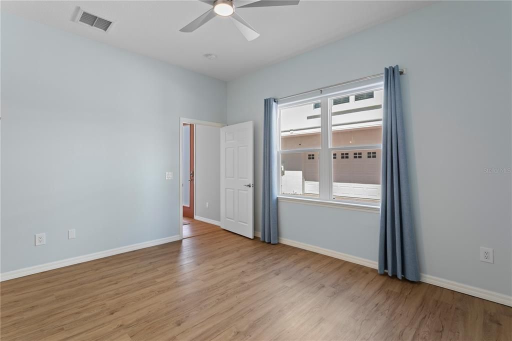 For Sale: $885,000 (3 beds, 3 baths, 2167 Square Feet)