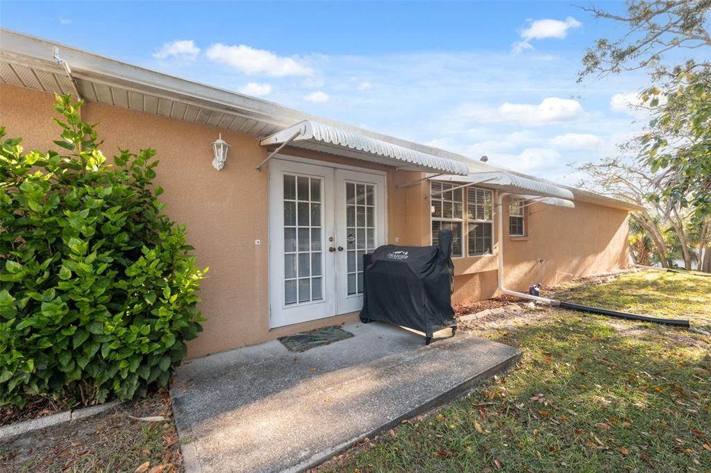 For Sale: $365,000 (4 beds, 2 baths, 1897 Square Feet)