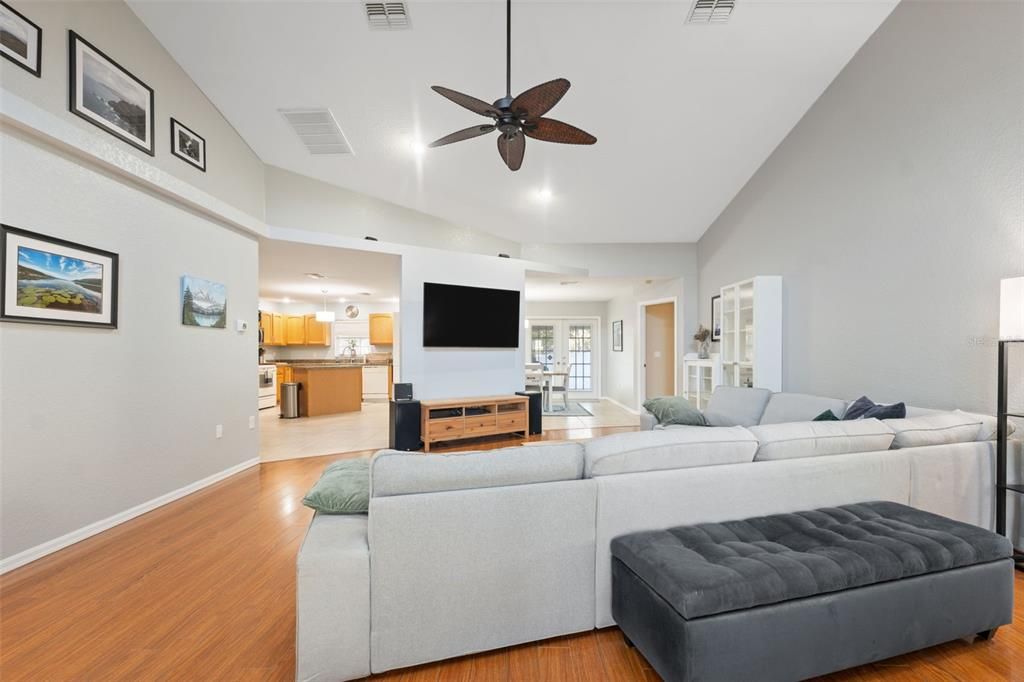 For Sale: $365,000 (4 beds, 2 baths, 1897 Square Feet)