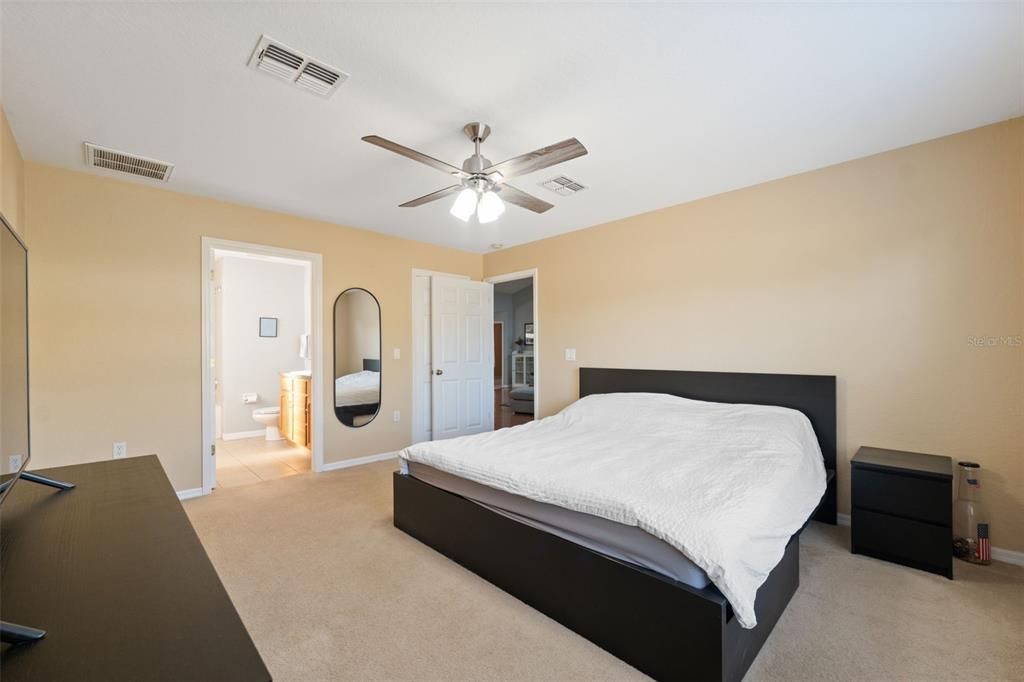 For Sale: $365,000 (4 beds, 2 baths, 1897 Square Feet)