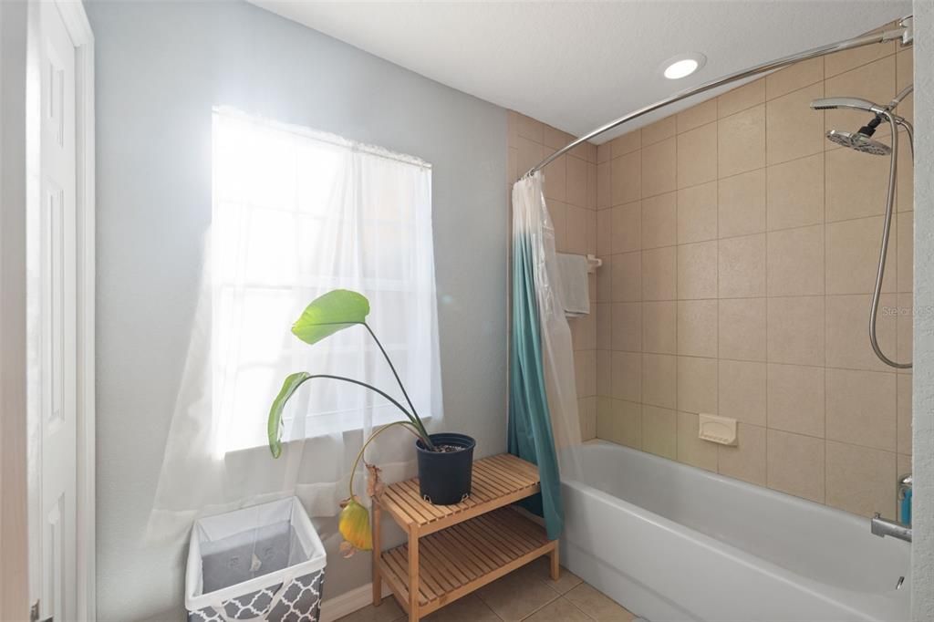 For Sale: $365,000 (4 beds, 2 baths, 1897 Square Feet)