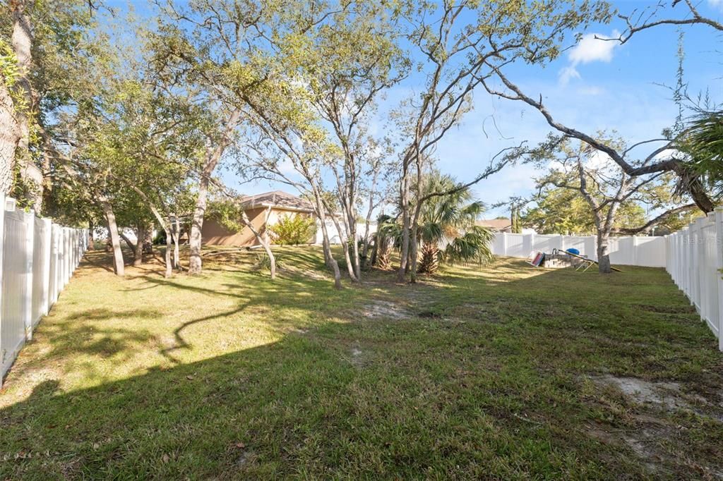 For Sale: $365,000 (4 beds, 2 baths, 1897 Square Feet)