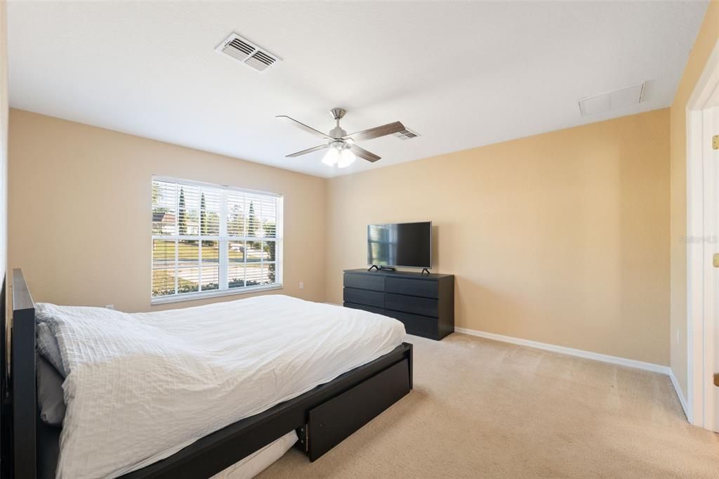 For Sale: $365,000 (4 beds, 2 baths, 1897 Square Feet)