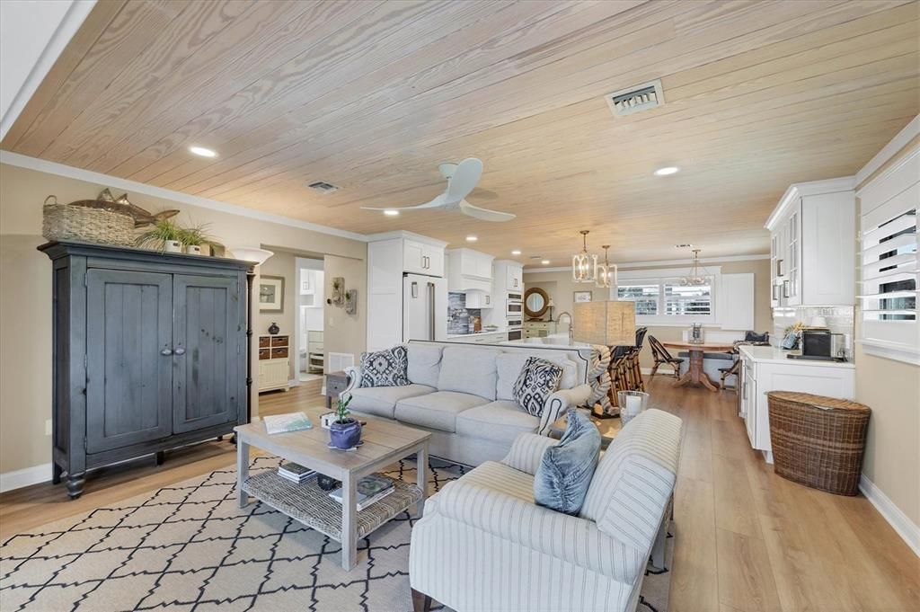 На продажу: $1,790,000 (3 спален, 2 ванн, 1691 Квадратных фут)