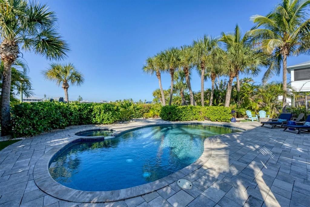 На продажу: $1,790,000 (3 спален, 2 ванн, 1691 Квадратных фут)