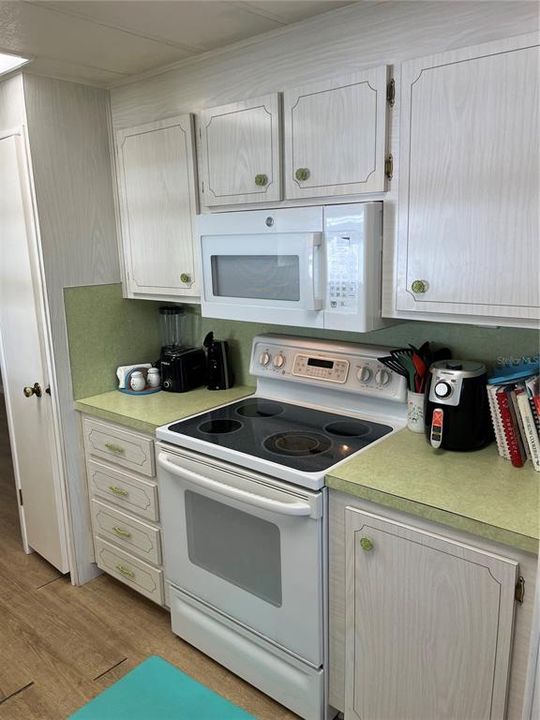 For Sale: $184,000 (2 beds, 2 baths, 1152 Square Feet)