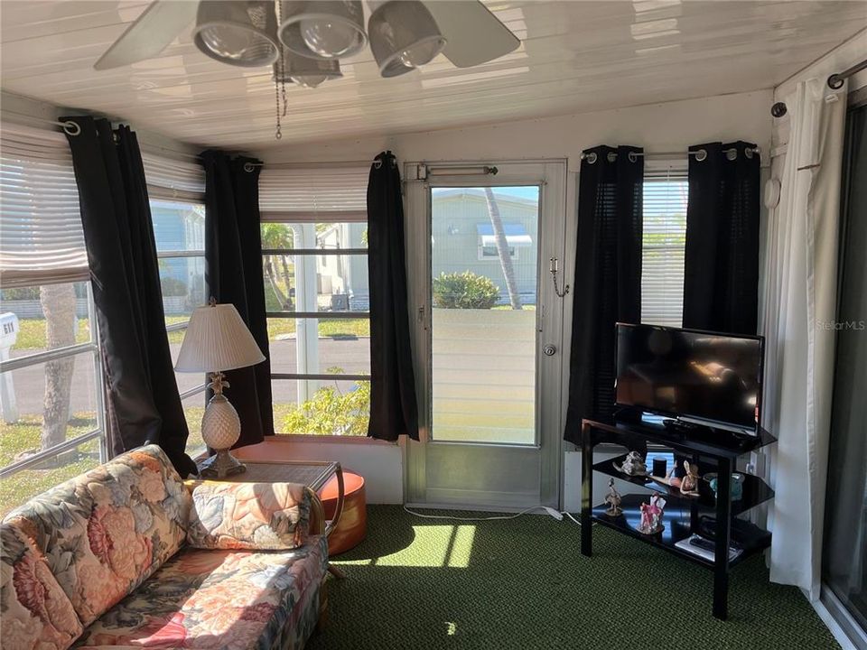 For Sale: $184,000 (2 beds, 2 baths, 1152 Square Feet)