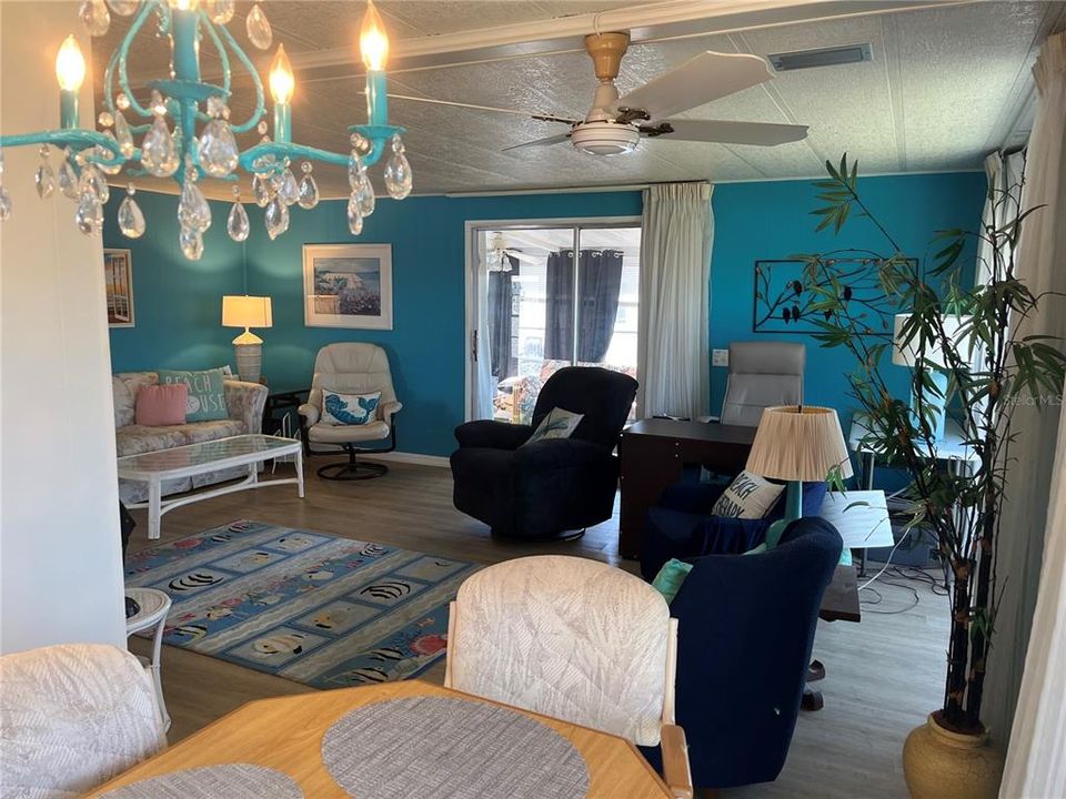 For Sale: $184,000 (2 beds, 2 baths, 1152 Square Feet)