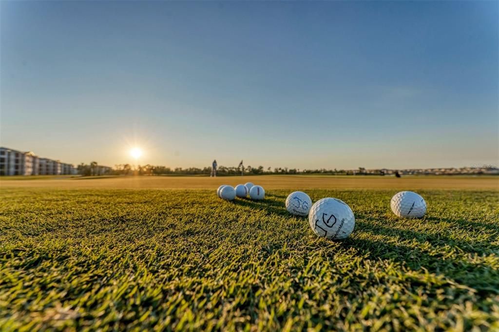 For Sale: $372,000 (2 beds, 2 baths, 1366 Square Feet)