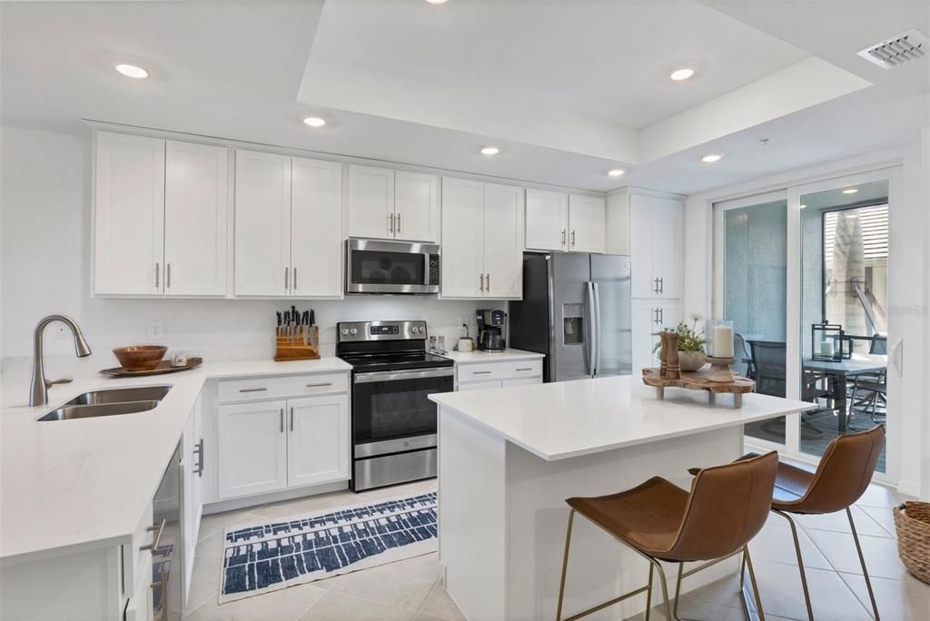 For Sale: $372,000 (2 beds, 2 baths, 1366 Square Feet)