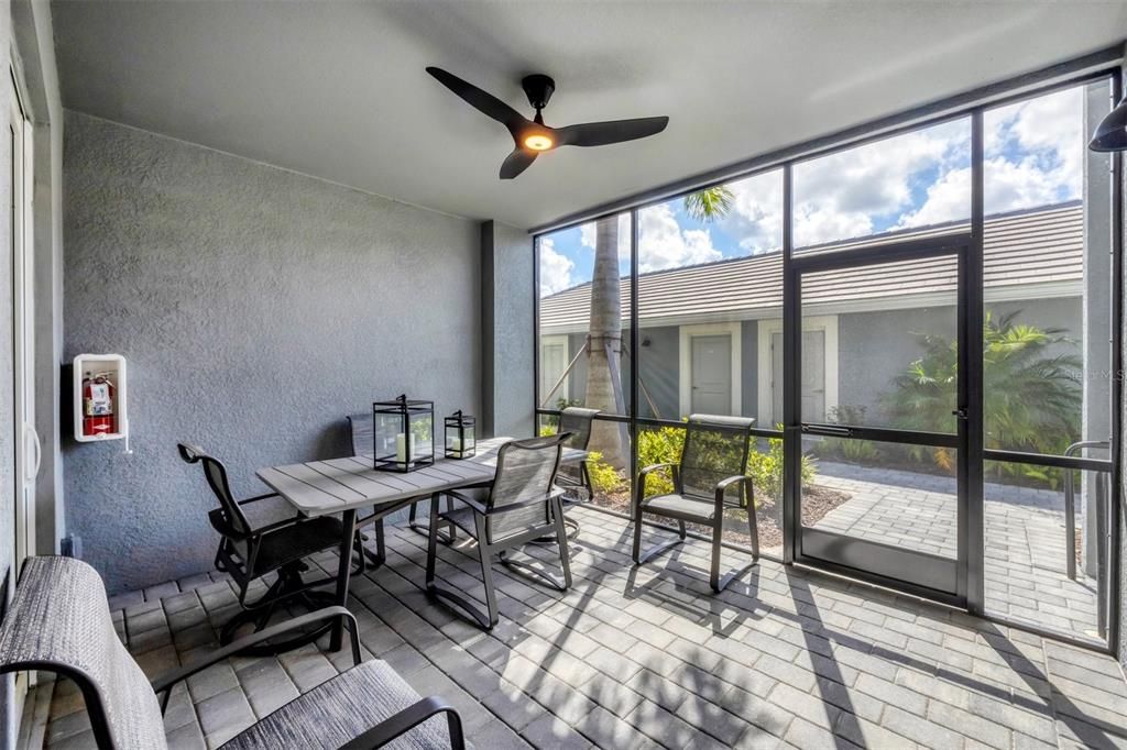 For Sale: $372,000 (2 beds, 2 baths, 1366 Square Feet)