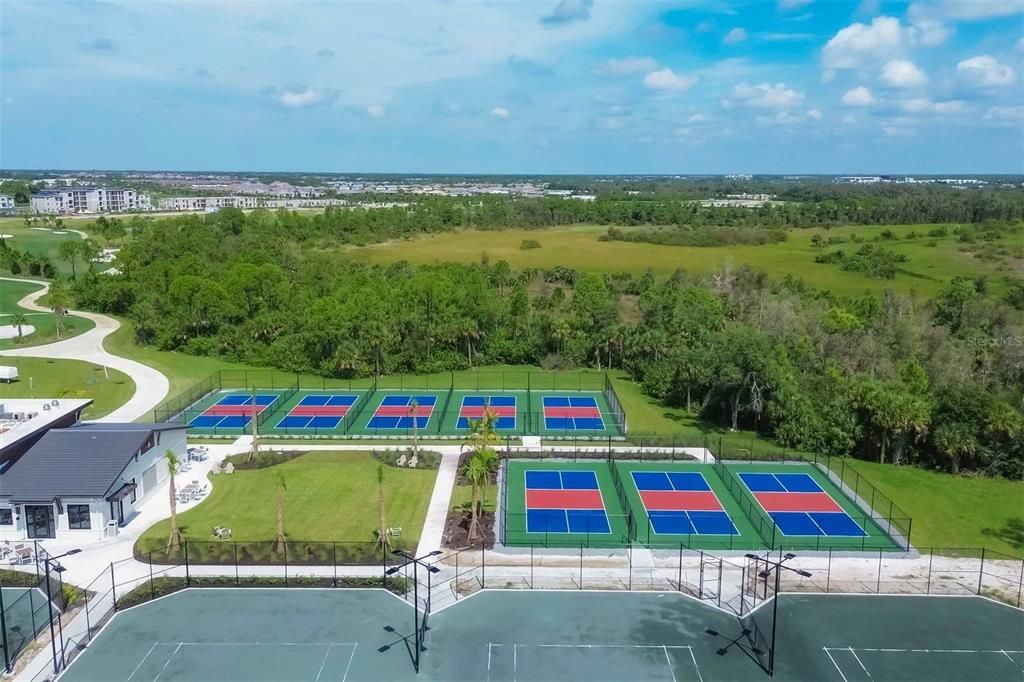 For Sale: $372,000 (2 beds, 2 baths, 1366 Square Feet)