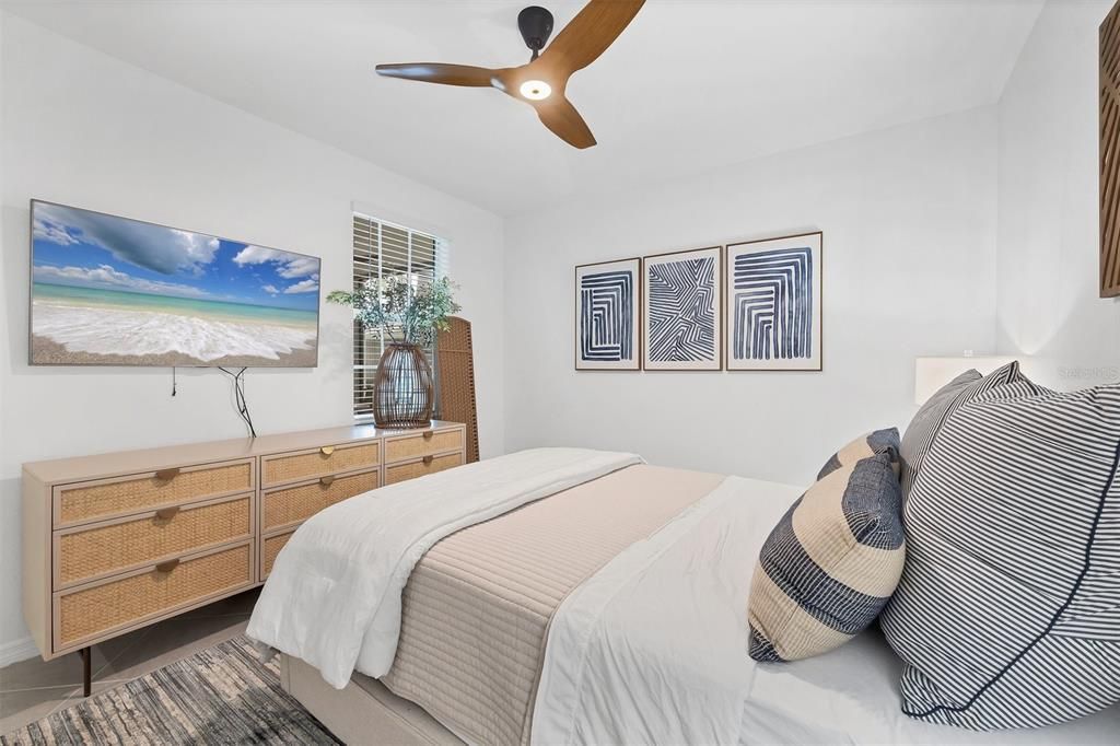 For Sale: $372,000 (2 beds, 2 baths, 1366 Square Feet)