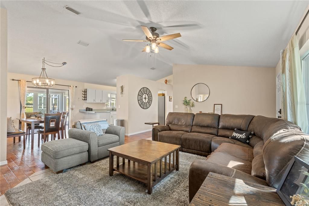 待售: $400,000 (3 贝兹, 2 浴室, 1540 平方英尺)