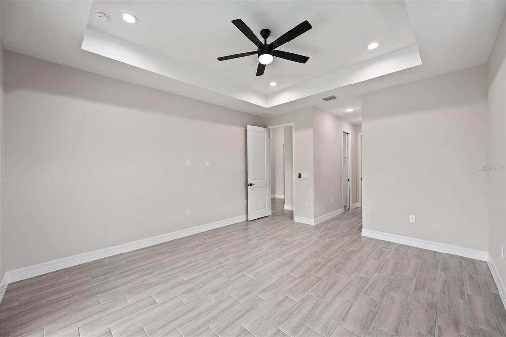 Active With Contract: $399,900 (3 beds, 2 baths, 1841 Square Feet)