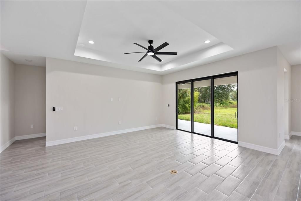 Active With Contract: $399,900 (3 beds, 2 baths, 1841 Square Feet)