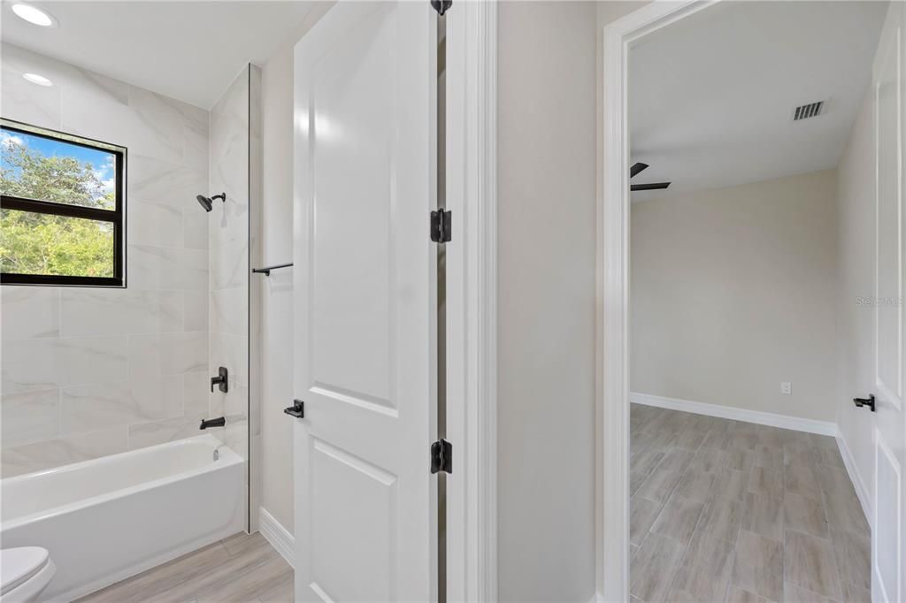 Active With Contract: $399,900 (3 beds, 2 baths, 1841 Square Feet)