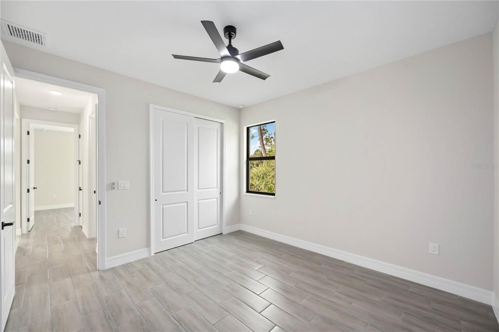 Active With Contract: $399,900 (3 beds, 2 baths, 1841 Square Feet)