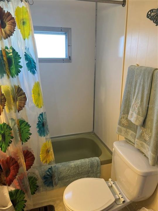 待售: $85,000 (2 贝兹, 2 浴室, 720 平方英尺)