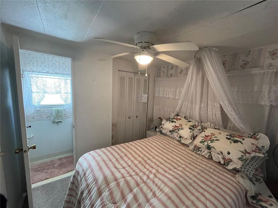 待售: $85,000 (2 贝兹, 2 浴室, 720 平方英尺)