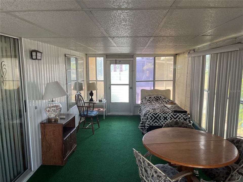 待售: $85,000 (2 贝兹, 2 浴室, 720 平方英尺)