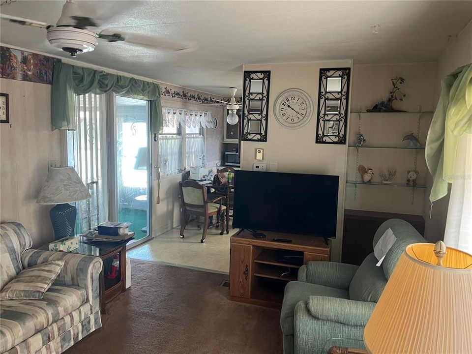 待售: $85,000 (2 贝兹, 2 浴室, 720 平方英尺)