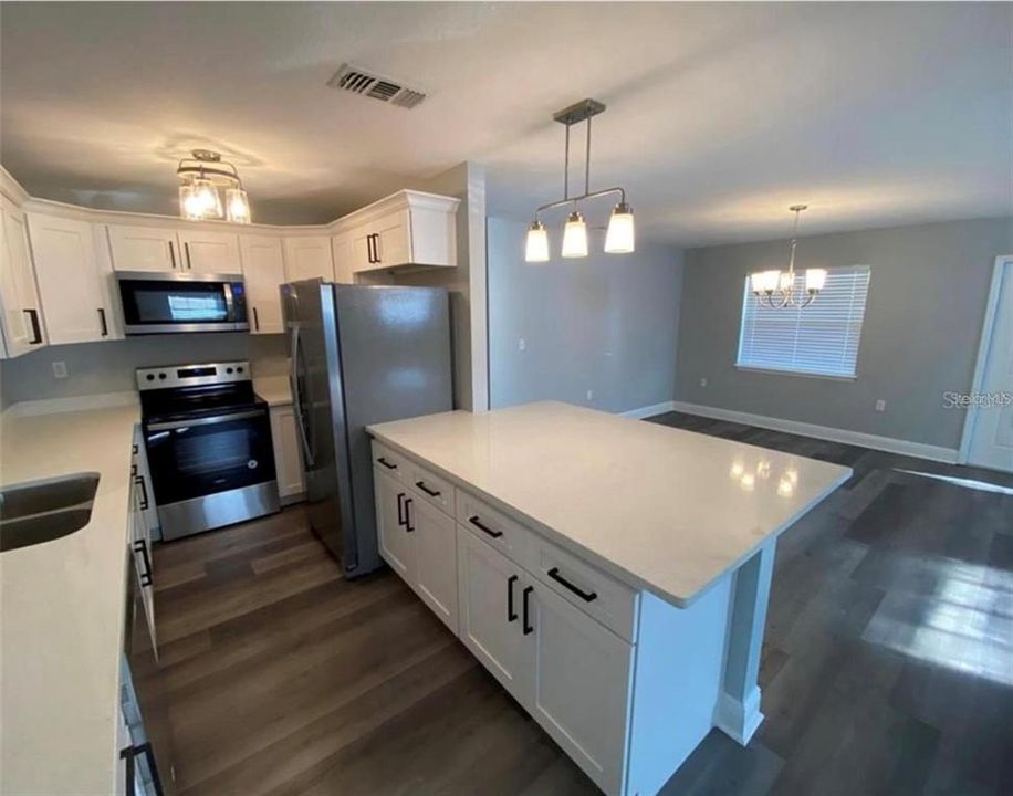 For Rent: $2,400 (3 beds, 2 baths, 1416 Square Feet)