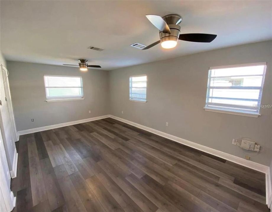 For Rent: $2,400 (3 beds, 2 baths, 1416 Square Feet)